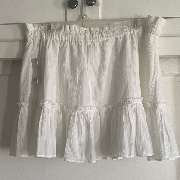 BP. Tiered Ruffle Miniskirt In White. New With Tags. - Picture 4 of 7
